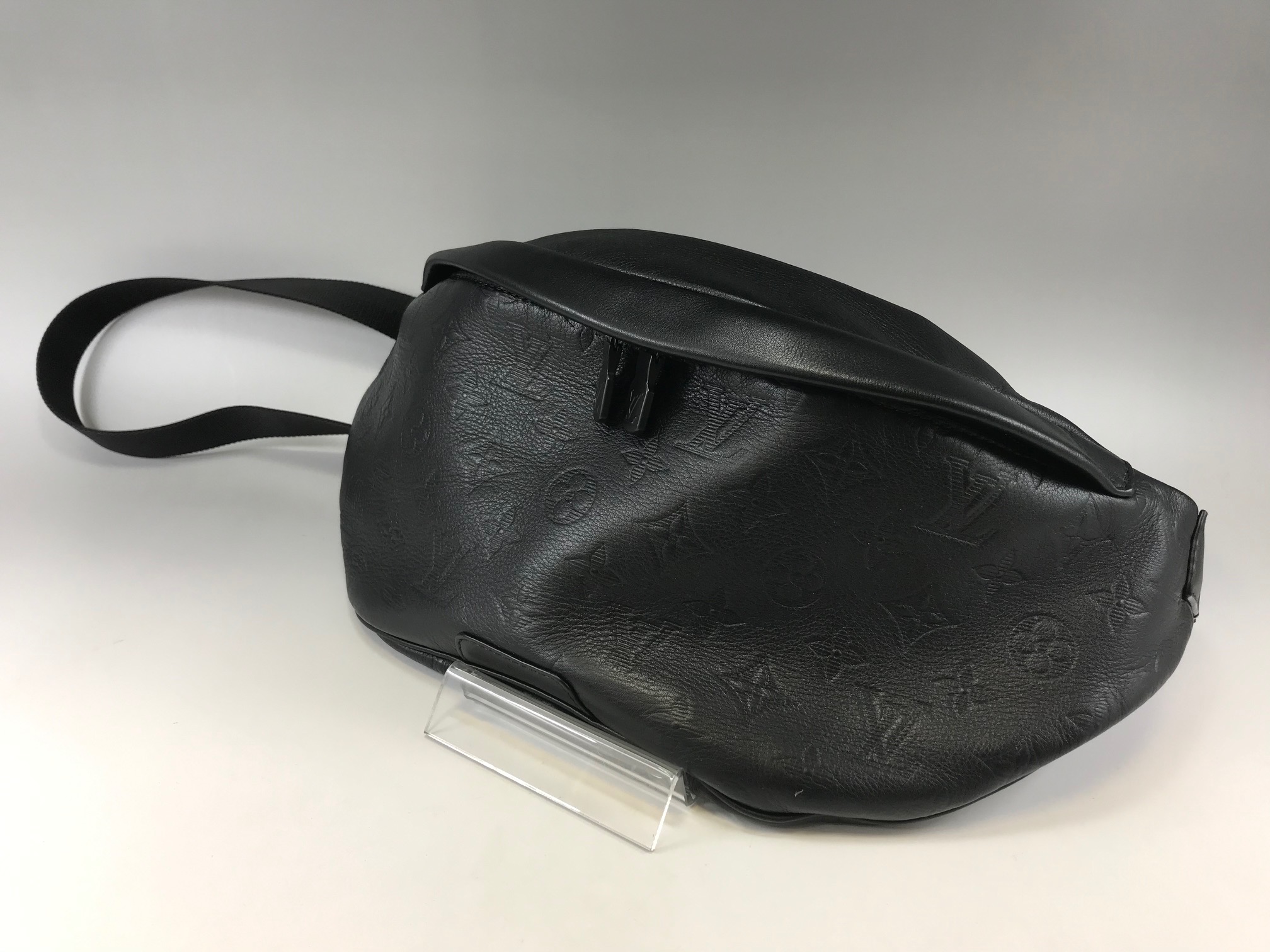 LOUIS VUITTON【ルイヴィトン】モノグラムシャドウ ディスカバリーバムバッグ M44388 画像1