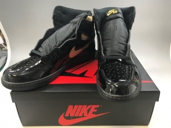NIKE【ナイキ】 AIR JORDAN1 エアジョーダン1 スニーカー 画像1
